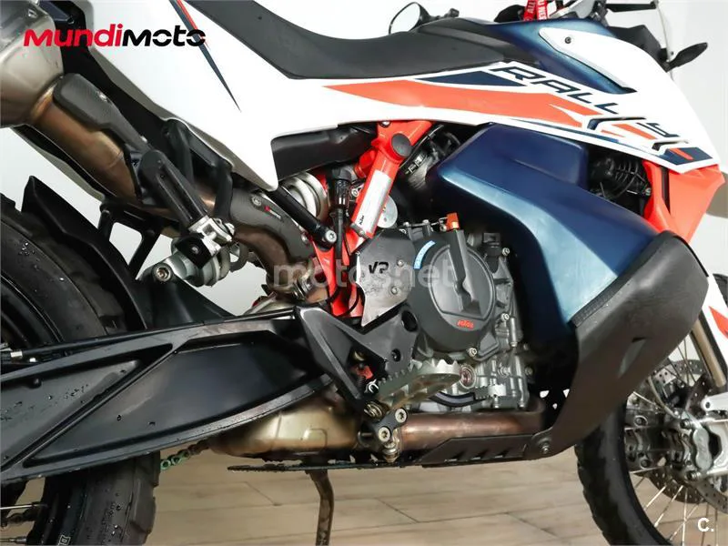 KTM 890 – Vista 4