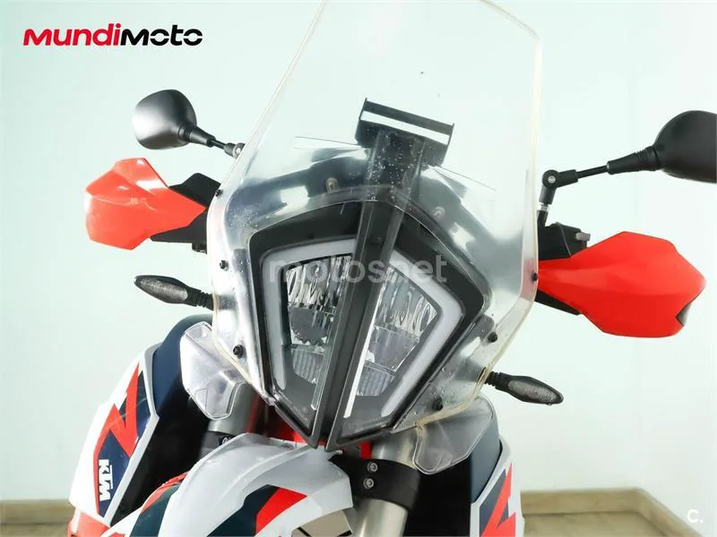 KTM 890 – Vista 5