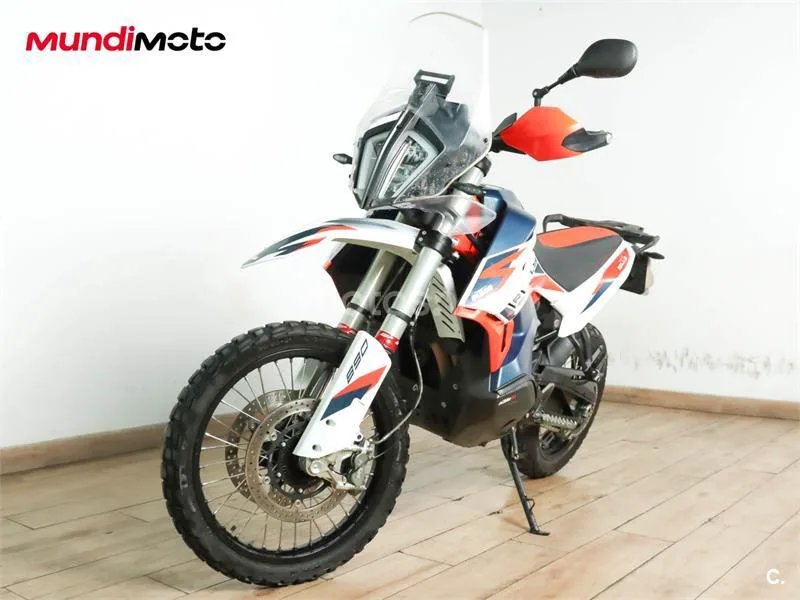 KTM 890 – Vista 7