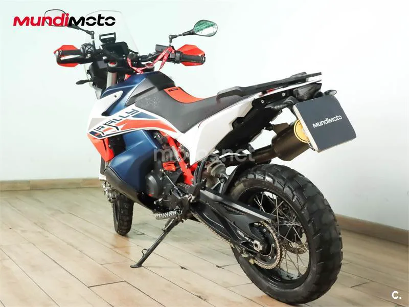 KTM 890 – Vista 8