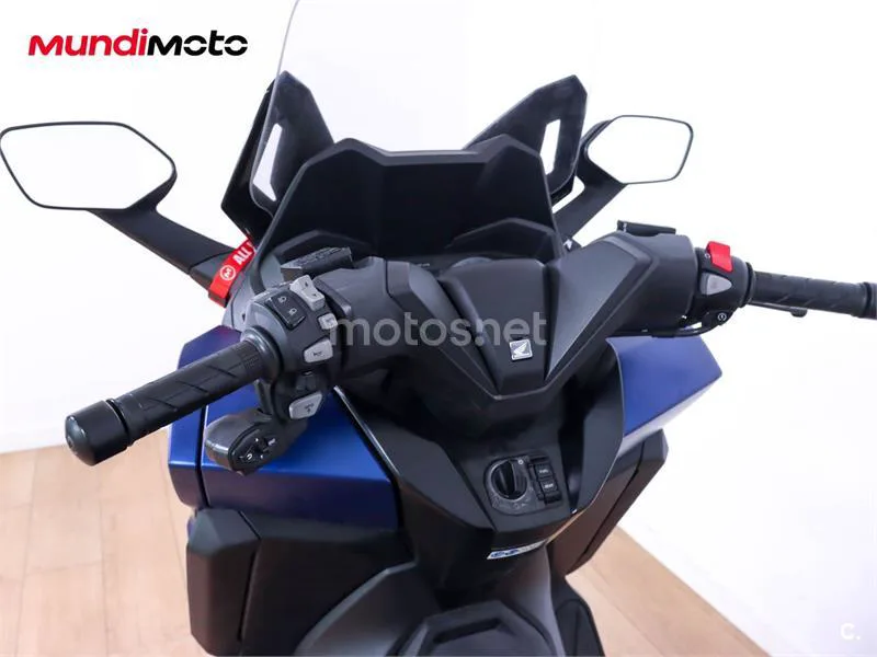 Honda Forza 350 – Vista 11