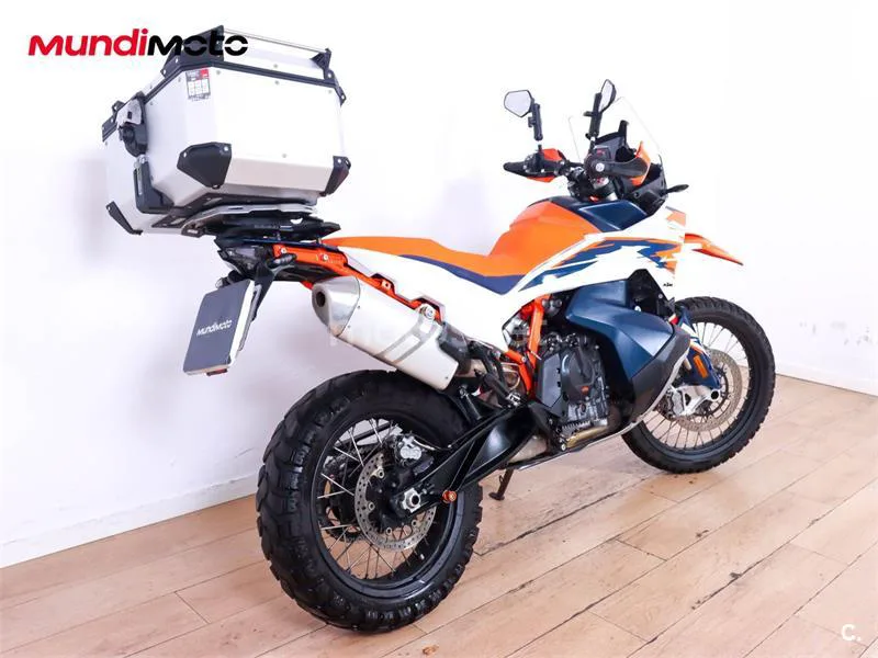 KTM 890 – Vista 3