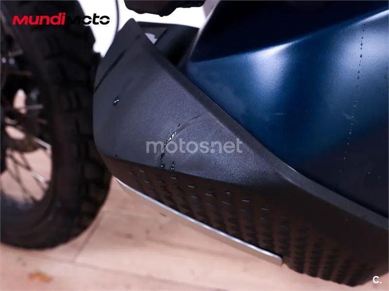 KTM 890 – Vista 21