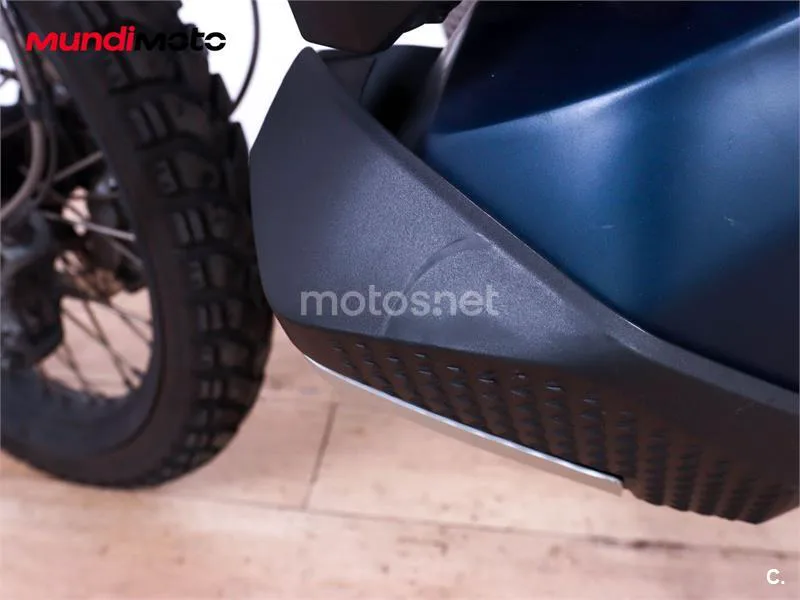 KTM 890 – Vista 28