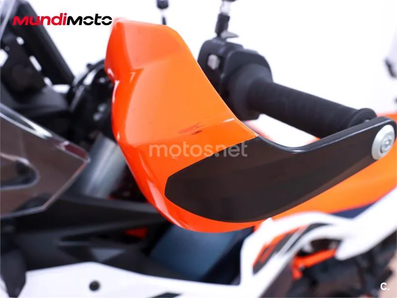 KTM 890 – Vista 29