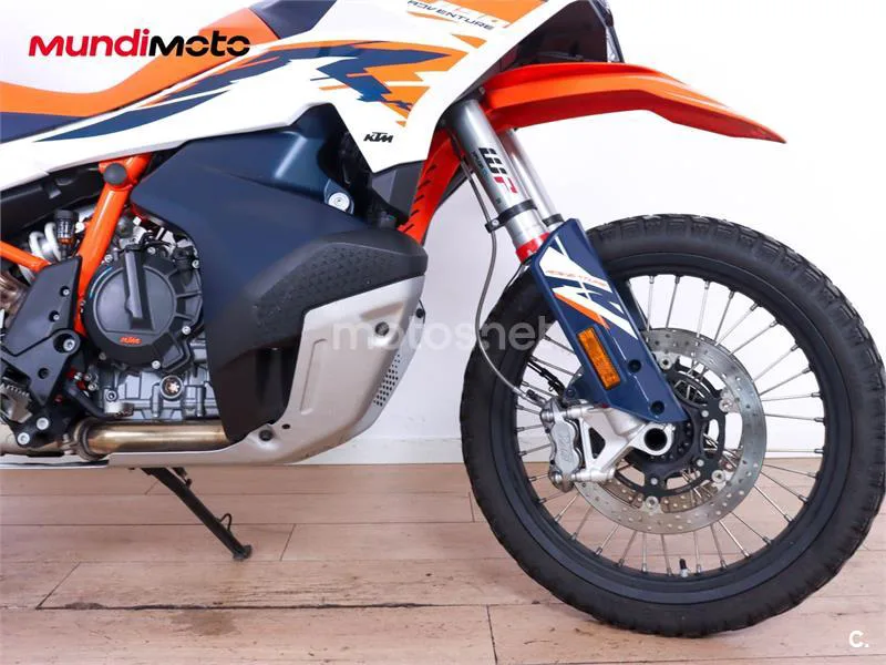 KTM 890 – Vista 33