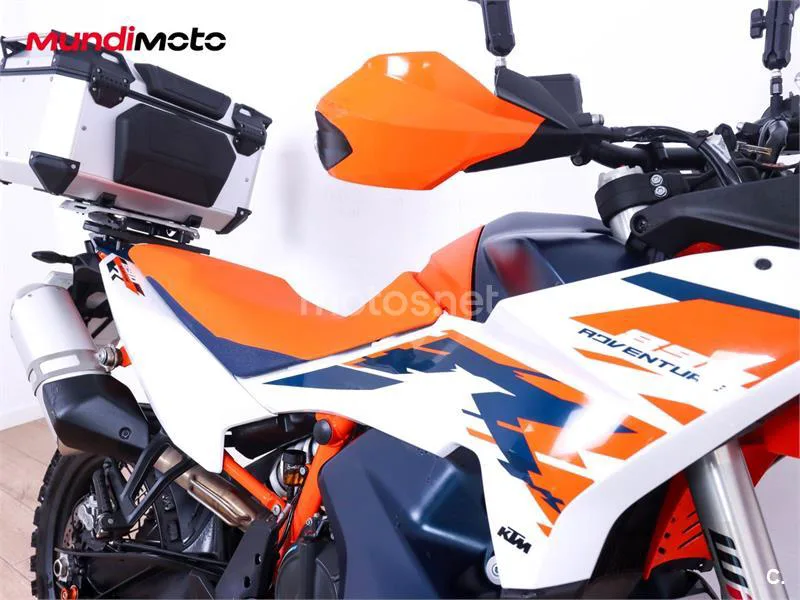 KTM 890 – Vista 36