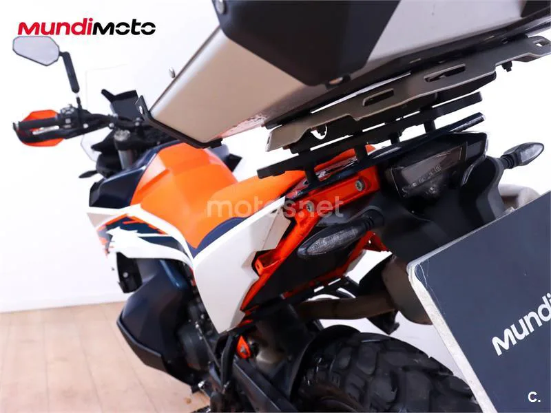 KTM 890 – Vista 9