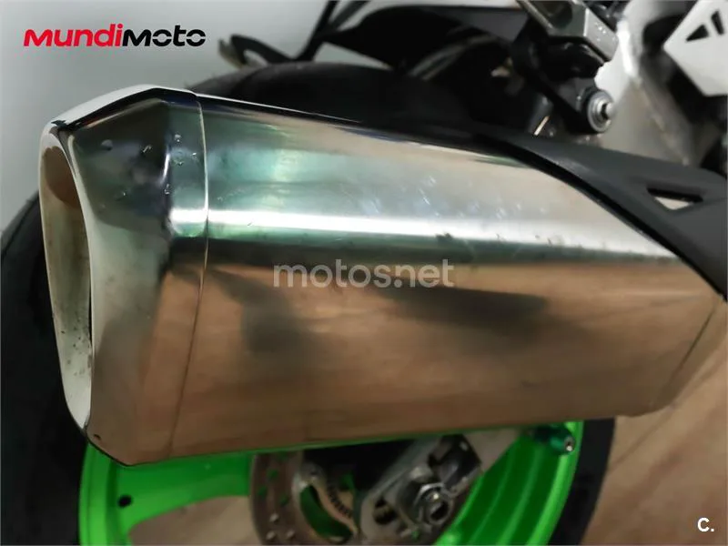 Kawasaki Ninja ZX-10R – Vista 13