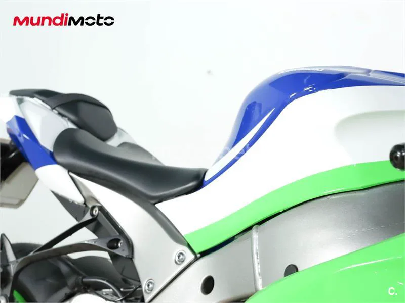 Kawasaki Ninja ZX-10R – Vista 19
