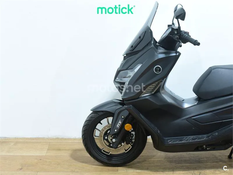 Voge SR1 125 – Vista 8