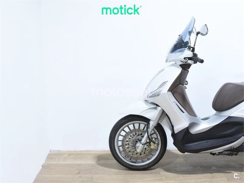 Piaggio Beverly 300 – Vista 7