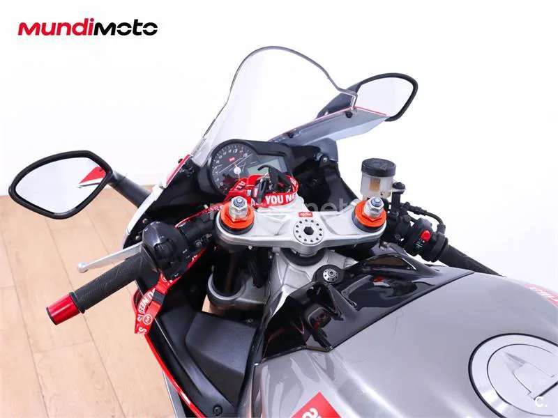 Aprilia RSV4 R – Vista 11