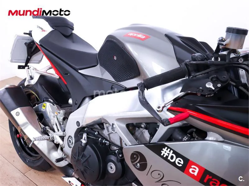 Aprilia RSV4 R – Vista 19
