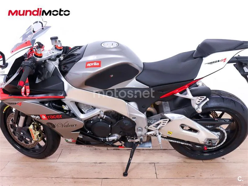 Aprilia RSV4 R – Vista 6