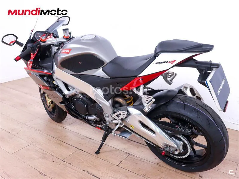 Aprilia RSV4 R – Vista 8