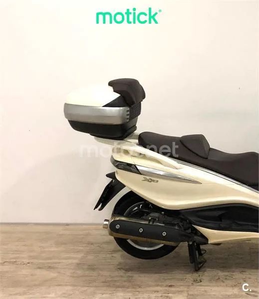 Piaggio X10 500 – Vista 3