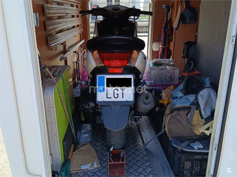 Yamaha NMAX – Vista 11