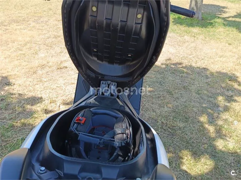 Yamaha NMAX – Vista 10