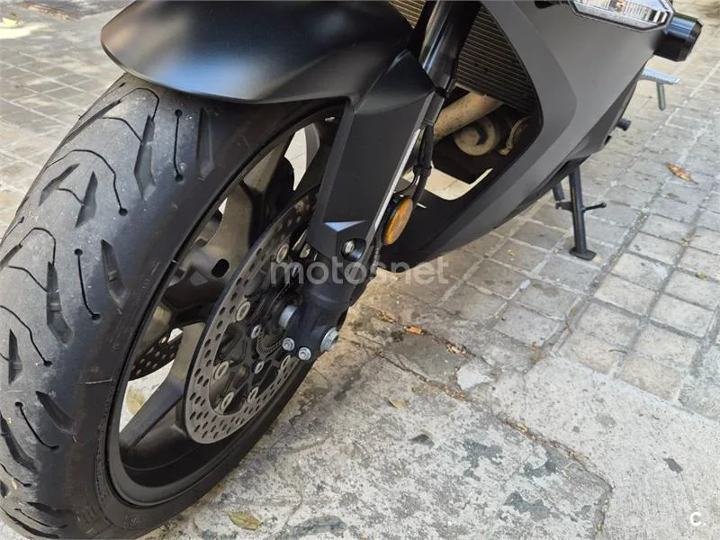 Honda CBR 650 R – Vista 11
