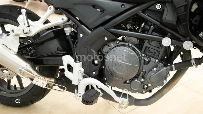 Benelli TRK – Vista 11