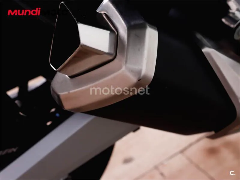 Honda Forza 750 – Vista 15
