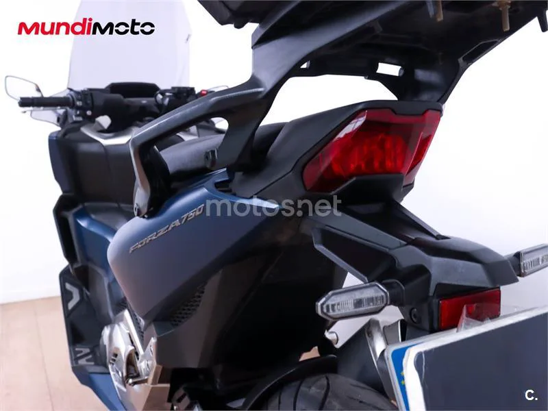 Honda Forza 750 – Vista 9