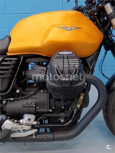 Moto Guzzi V7 III – Vista 3
