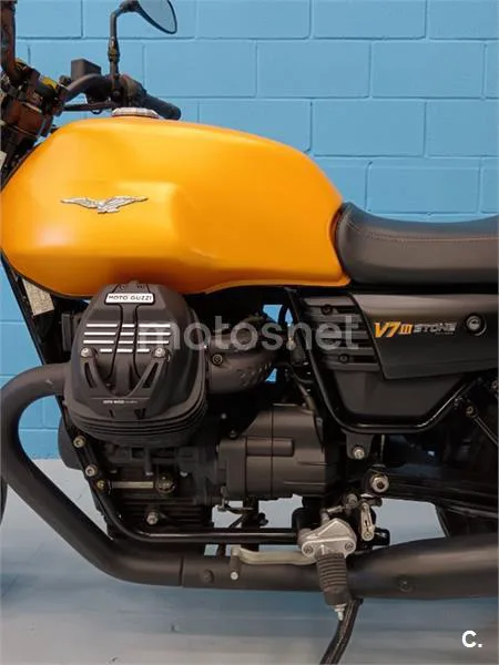 Moto Guzzi V7 III – Vista 4