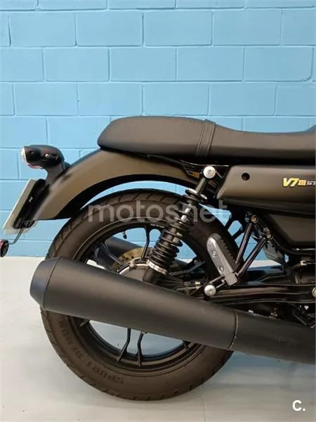 Moto Guzzi V7 III – Vista 7