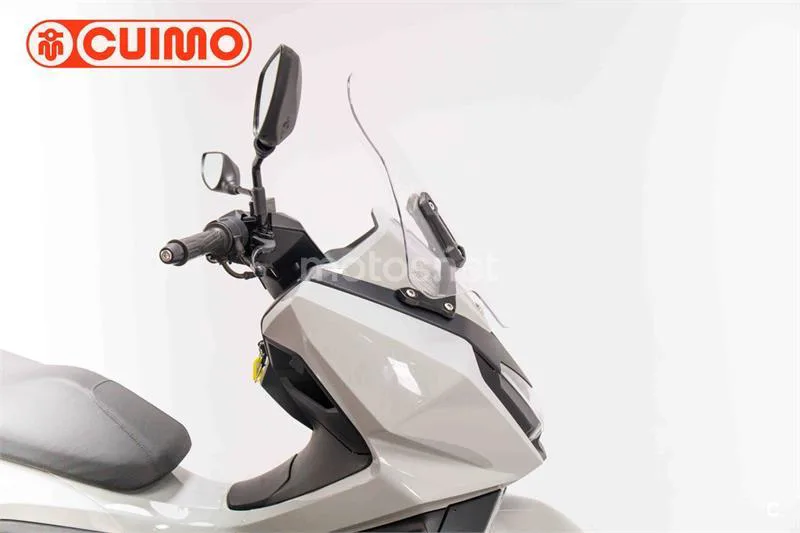 Kymco Sky Town 125 – Vista 13