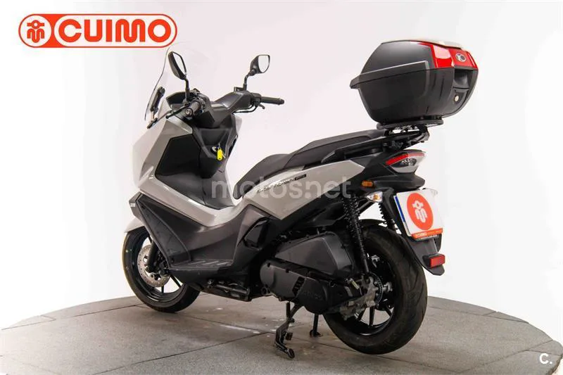 Kymco Sky Town 125 – Vista 6