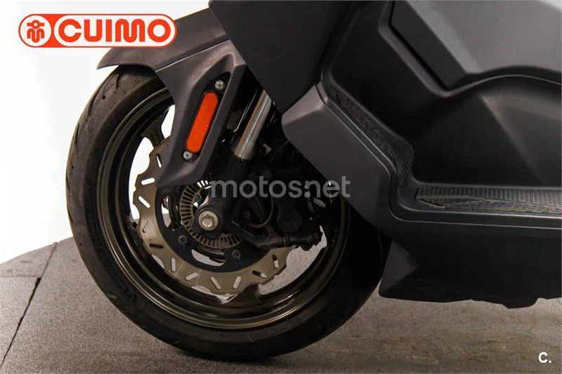 SYM Maxsym TL 500 – Vista 22