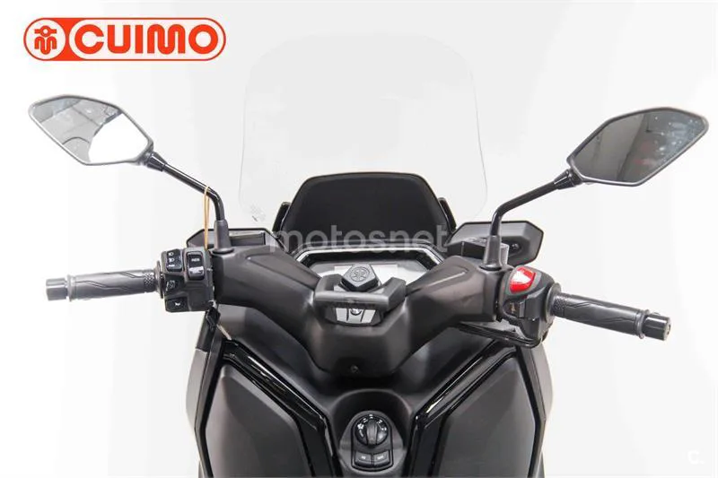 Yamaha XMAX 300 – Vista 17