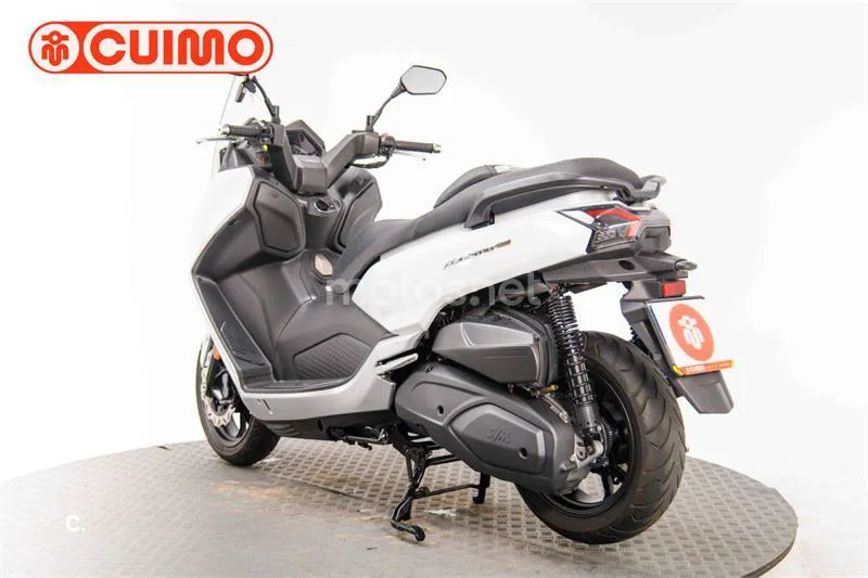 SYM Maxsym 400 – Vista 6