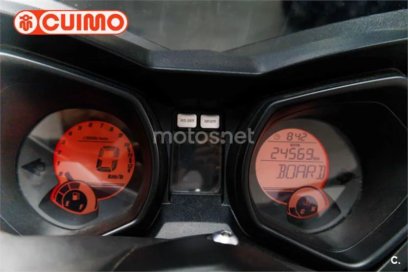 Yamaha XMAX 125 – Vista 24