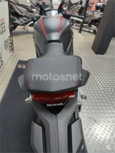Honda CBR 650 R – Vista 11
