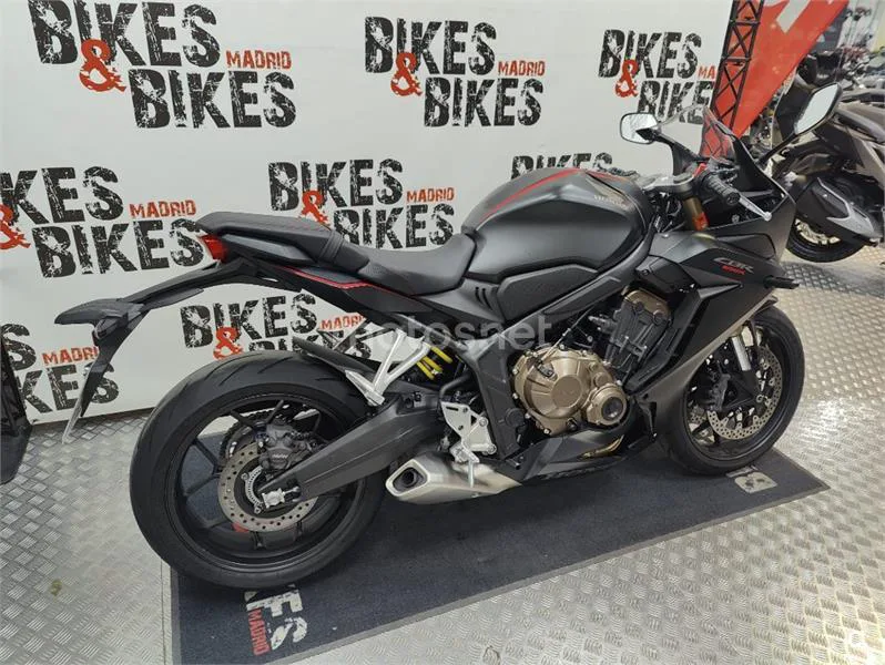 Honda CBR 650 R – Vista 12
