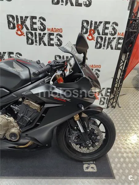 Honda CBR 650 R – Vista 7