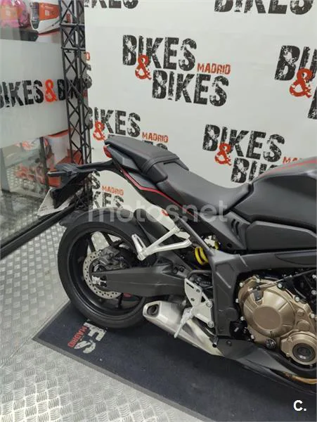 Honda CBR 650 R – Vista 8