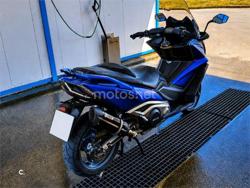 Kymco AK 550 – Vista 3
