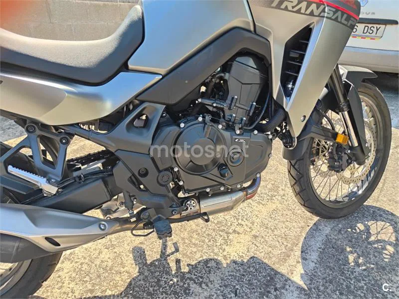 Honda XL 750 Transalp – Vista 7