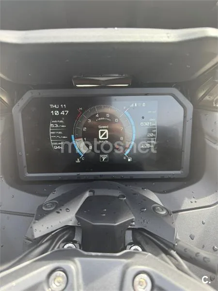Yamaha TMAX – Vista 4