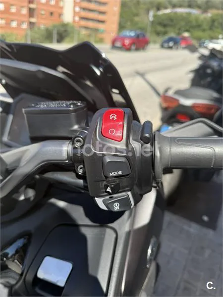 Yamaha TMAX – Vista 6
