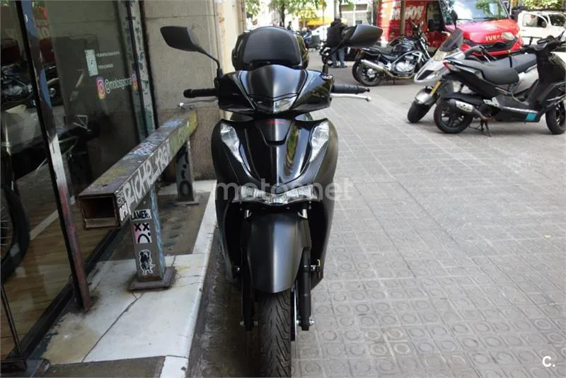 Honda SH 125i – Vista 8