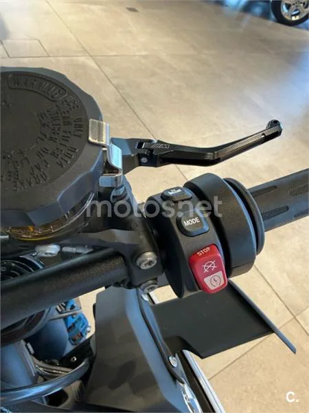 BMW M 1000 R – Vista 11