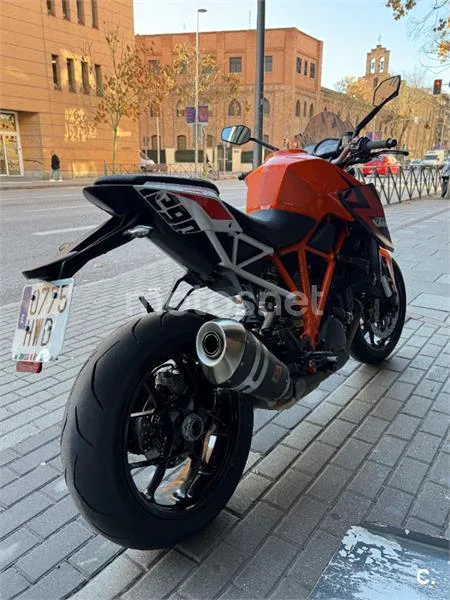 KTM 1290 Super Duke R – Vista 5