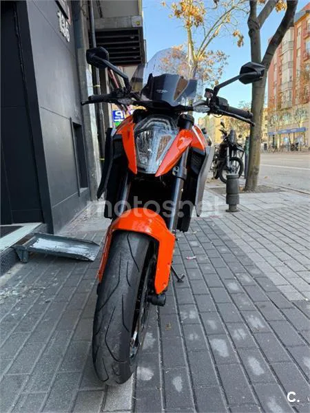 KTM 1290 Super Duke R – Vista 6