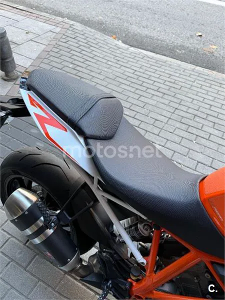 KTM 1290 Super Duke R – Vista 7