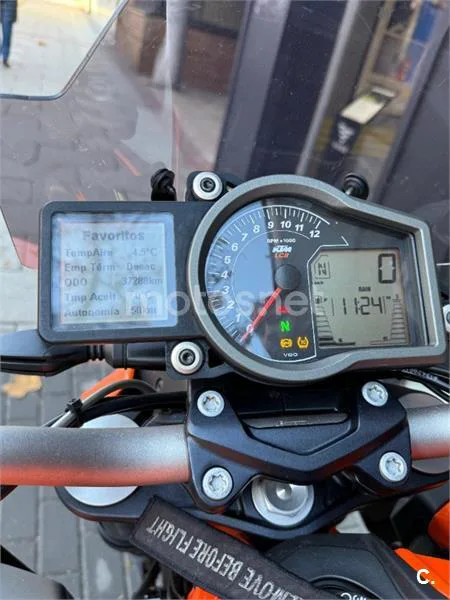 KTM 1290 Super Duke R – Vista 8